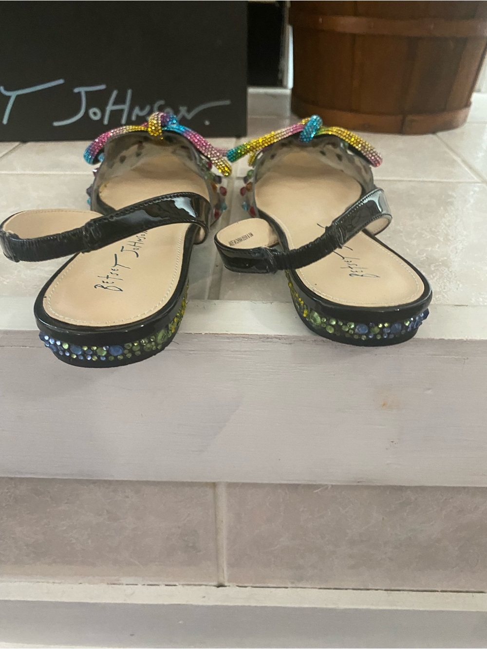 Betsey Johnson Clear Slingback flats with Rainbow Crystal Bow Size 8.5 - Picture 5 of 8